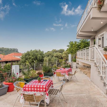 Domus Lukas Apartments Marathias  Екстер'єр фото