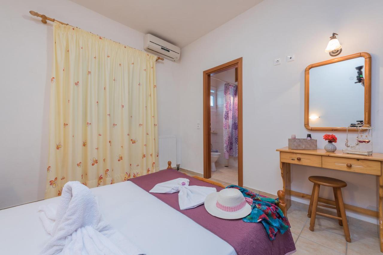 Domus Lukas Apartments Marathias  Екстер'єр фото