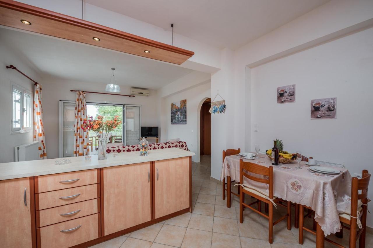 Domus Lukas Apartments Marathias  Екстер'єр фото