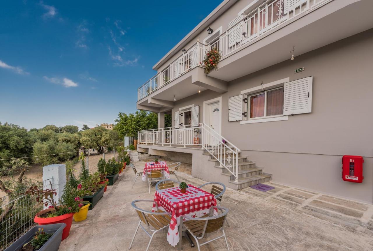 Domus Lukas Apartments Marathias  Екстер'єр фото